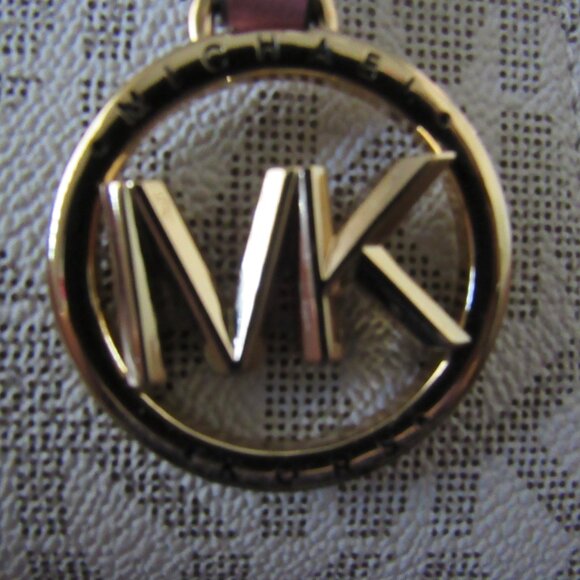 MICHAEL KORS DAIRA SMALL 2- 1 SATCHEL BAGS GREAT GIFT FOR HER $358.00 AUTHENTIC - Picture 15 of 16